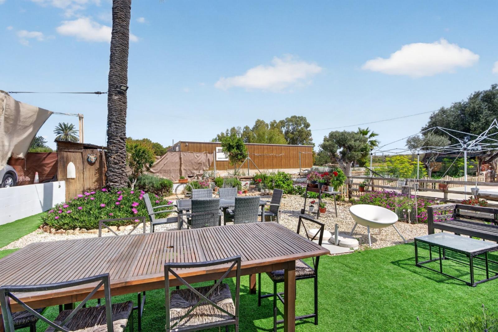 Villa for Sale in Elche