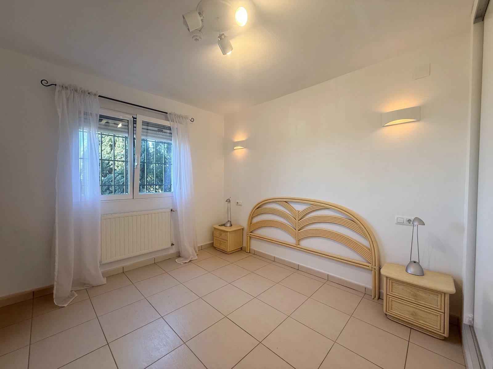 Villa en Venta en Pego