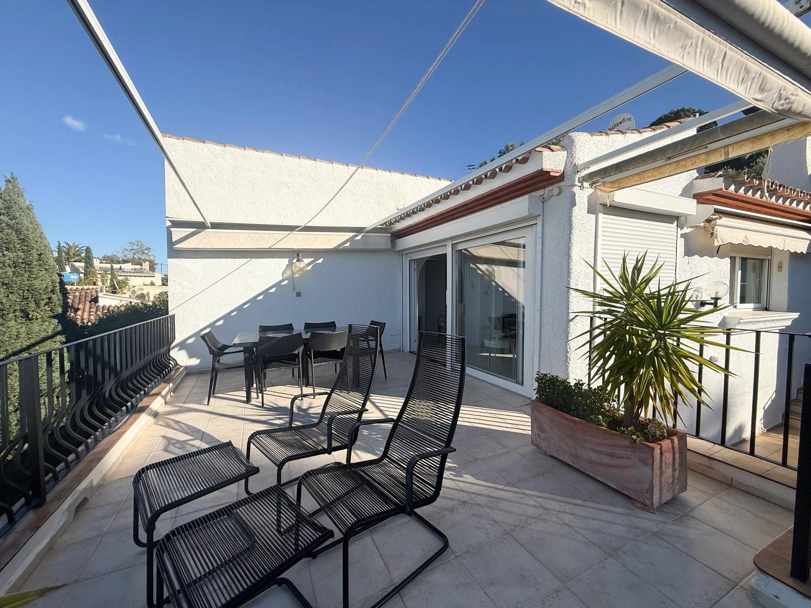Villa en Venta en Pego