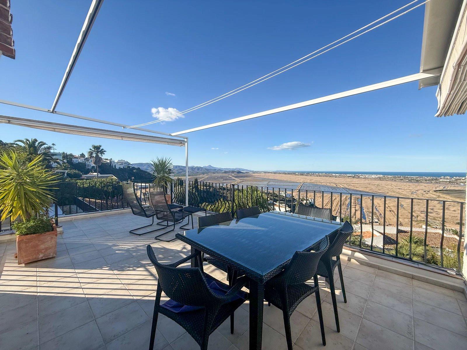Villa en Venta en Pego