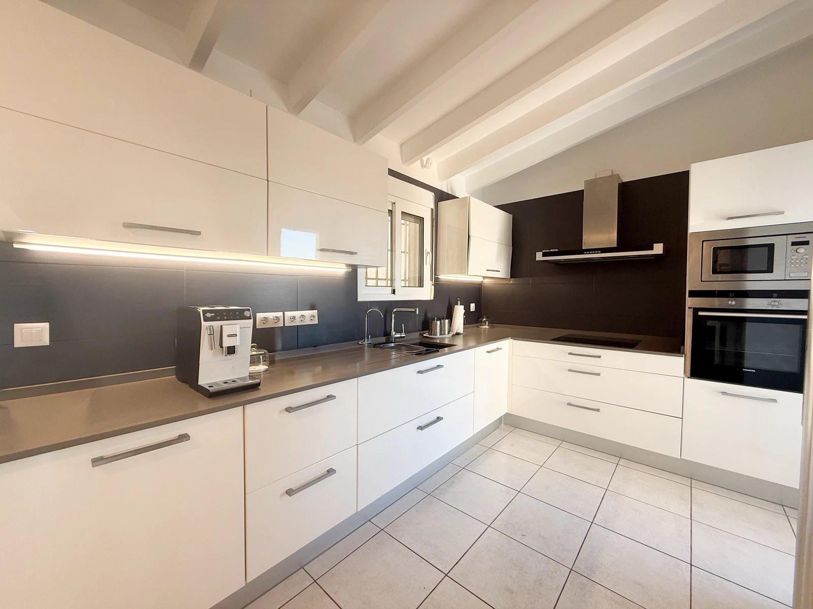 Villa en Venta en Pego