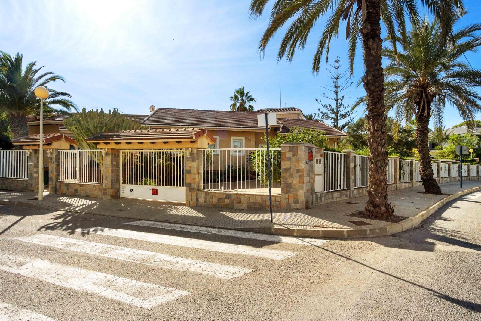 Villa en Venta en Orihuela
