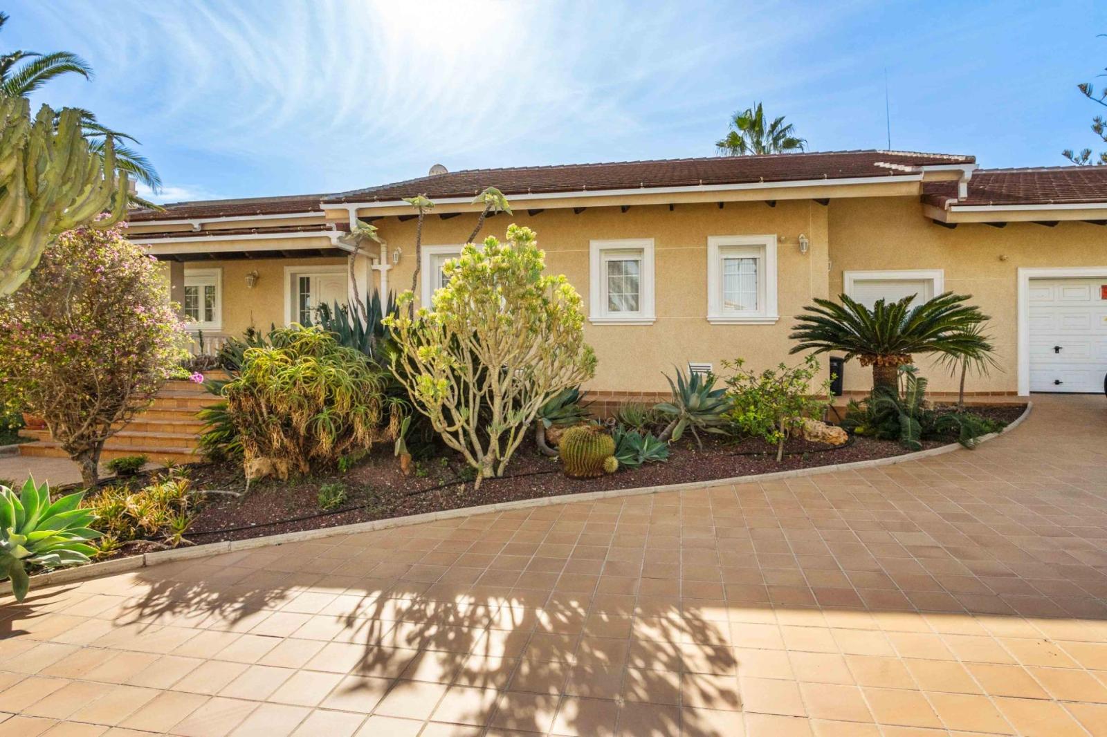 Villa en Venta en Orihuela