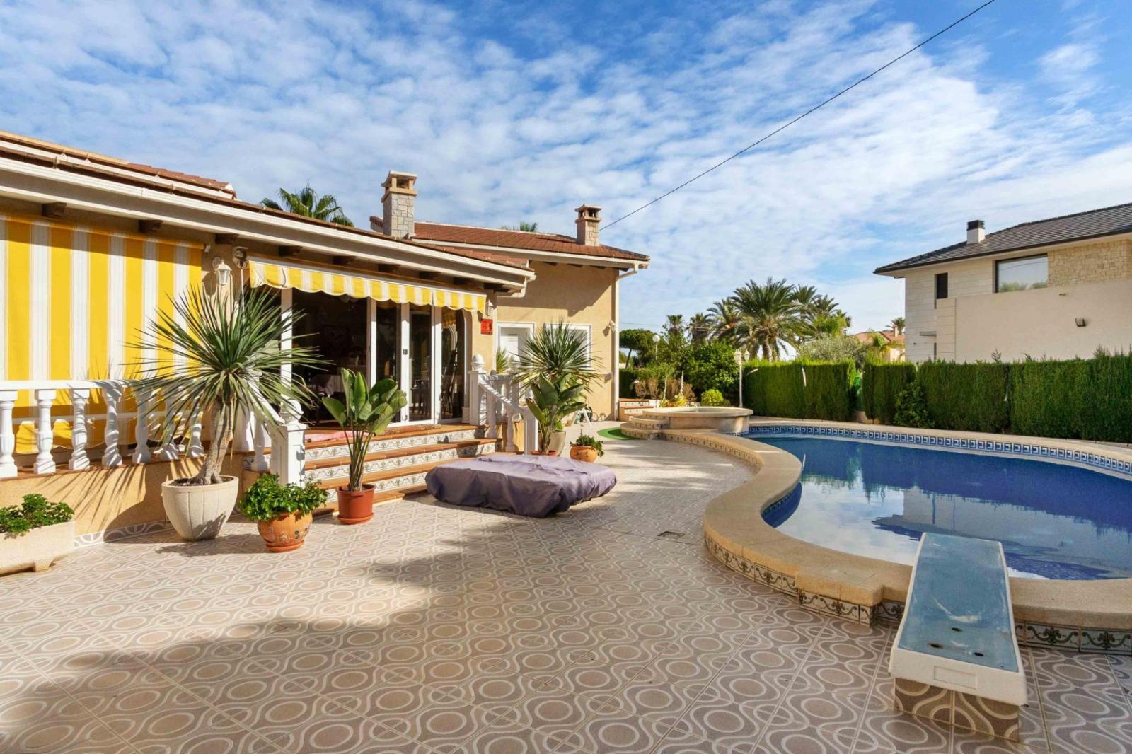 Villa en Venta en Orihuela