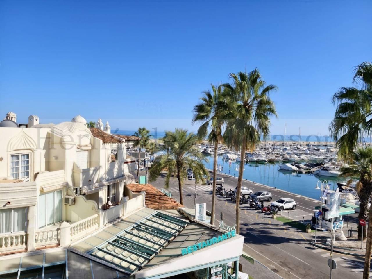 Penthouse for Sale in Benalmádena