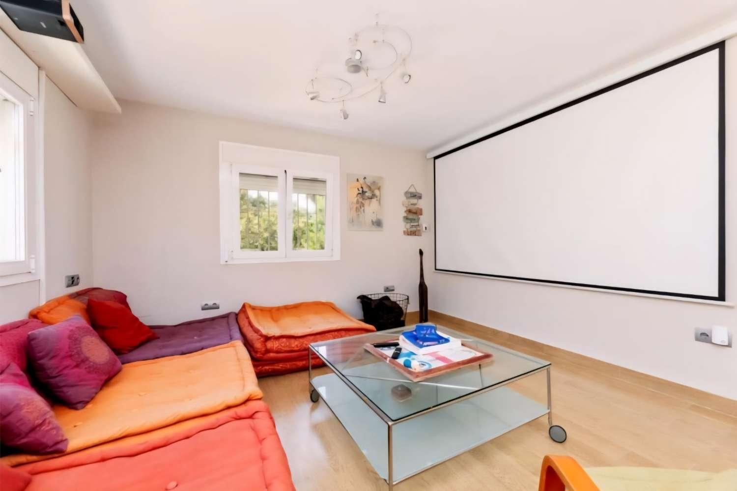 Villa for Sale in Alhaurín de la Torre