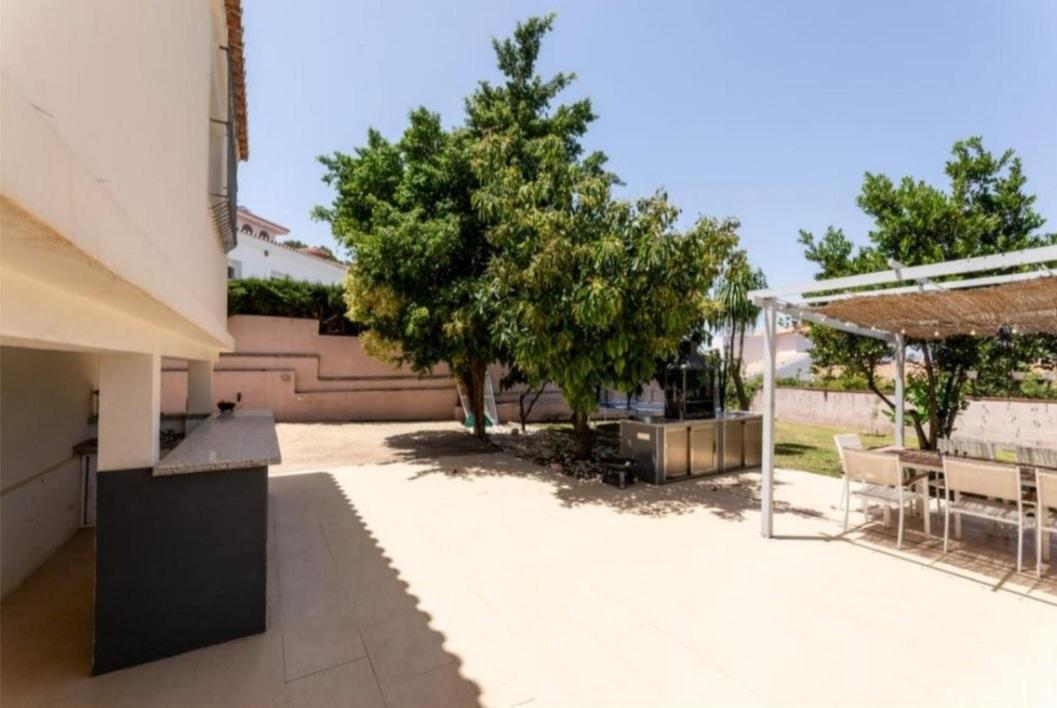 Villa for Sale in Alhaurín de la Torre