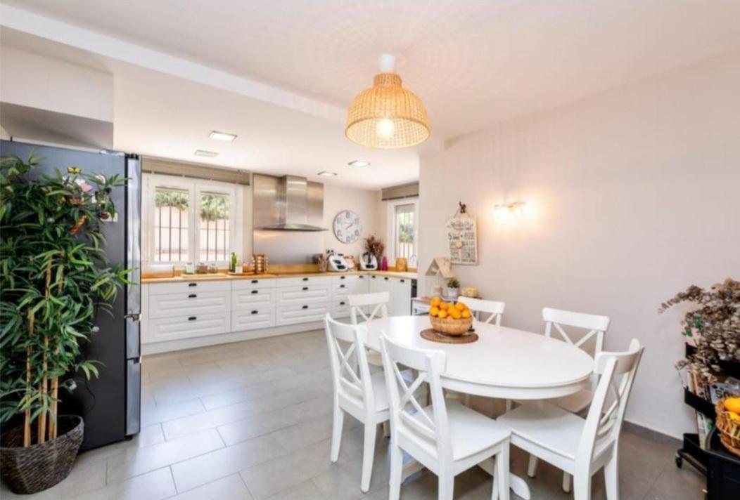 Villa for Sale in Alhaurín de la Torre