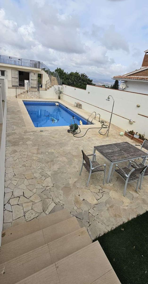 Villa for Sale in Alhaurín de la Torre