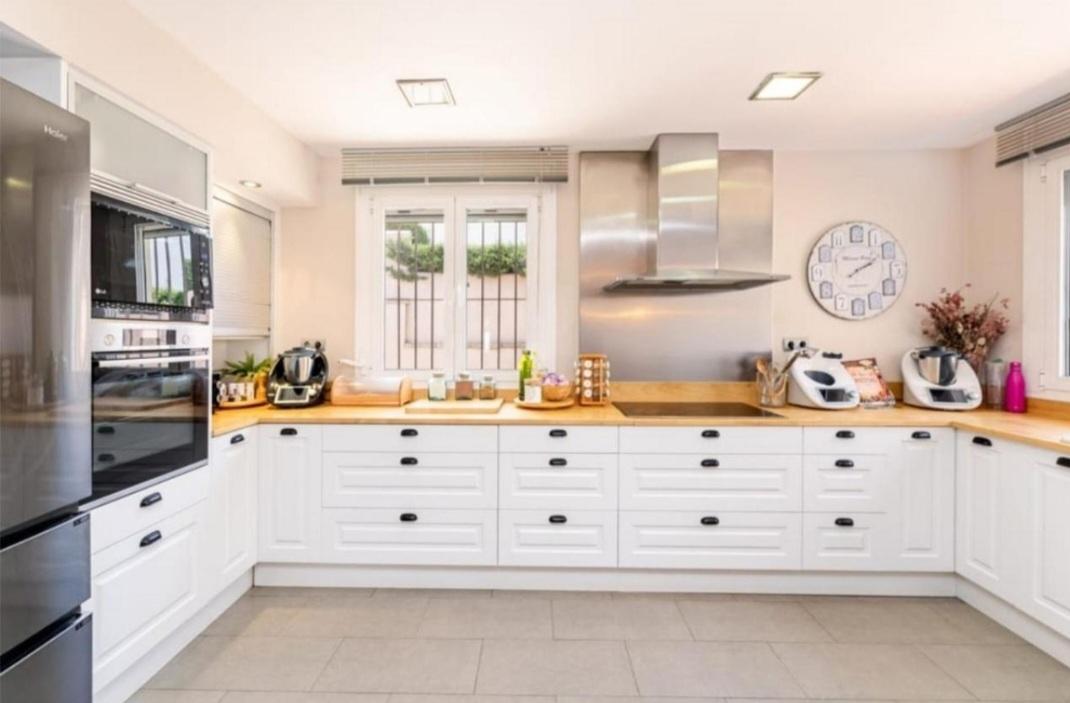 Villa for Sale in Alhaurín de la Torre