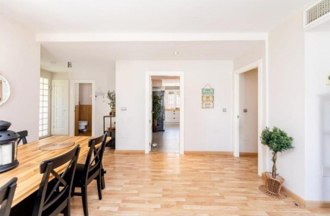Villa for Sale in Alhaurín de la Torre