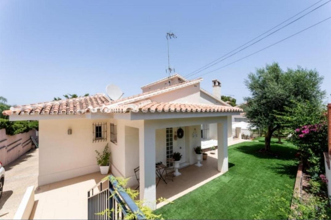 Villa for Sale in Alhaurín de la Torre