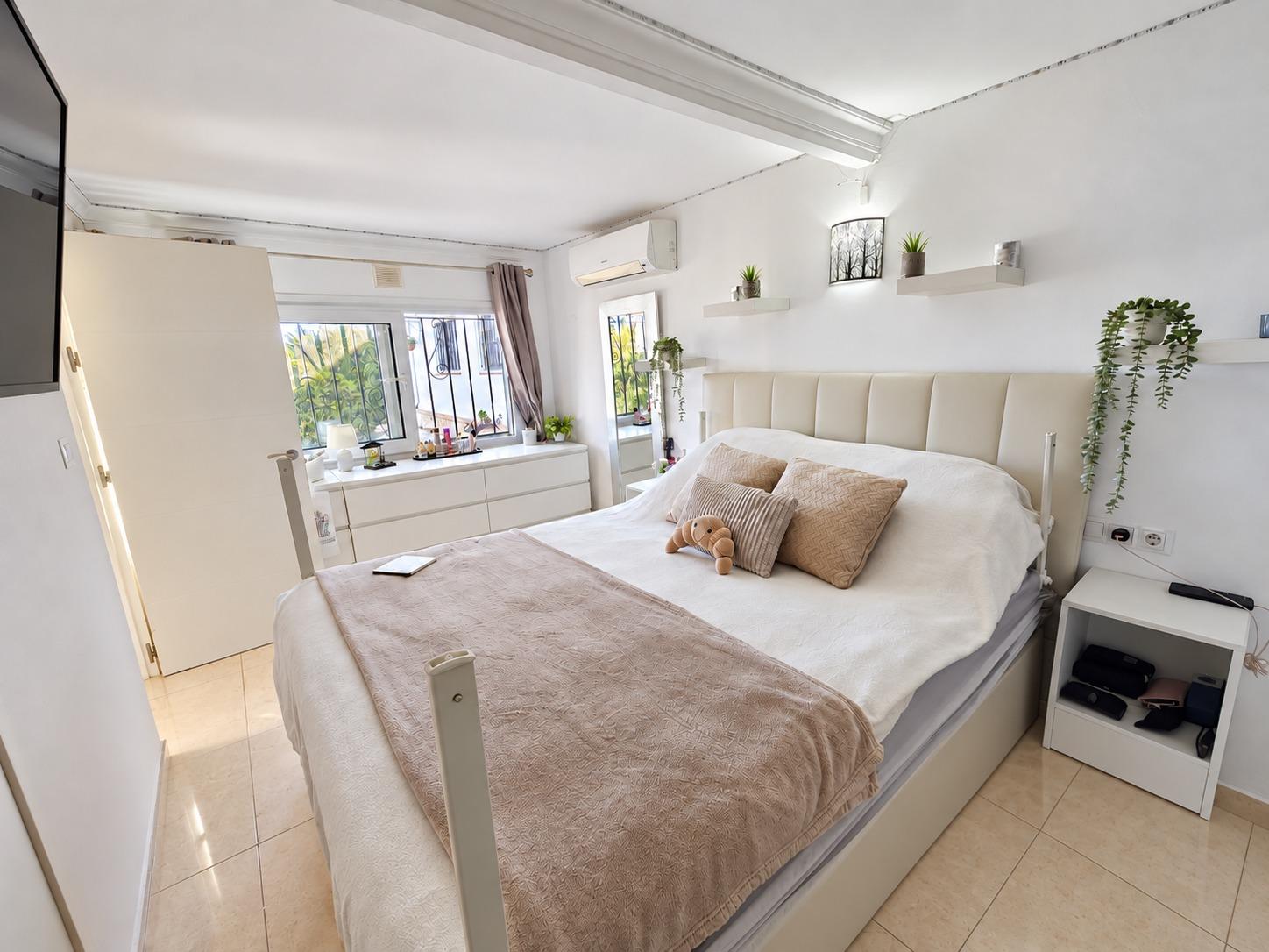 Villa for Sale in Alhaurín de la Torre