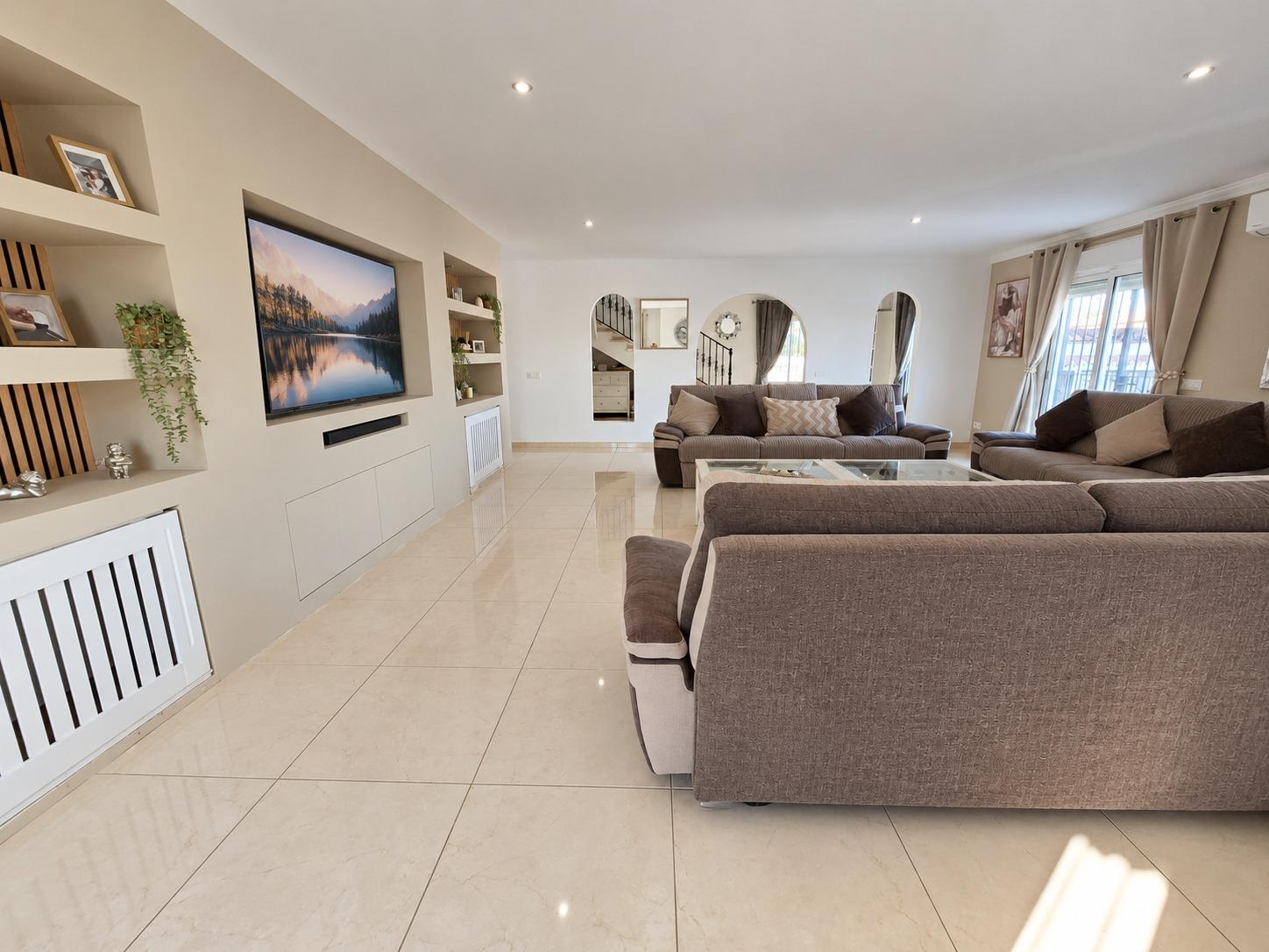 Villa for Sale in Alhaurín de la Torre