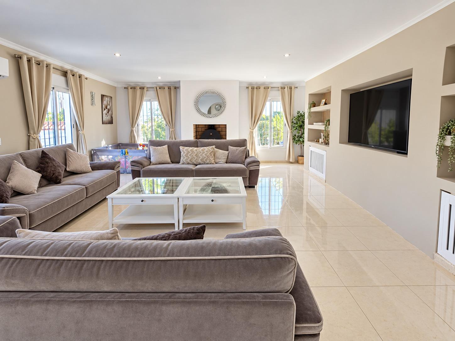 Villa for Sale in Alhaurín de la Torre