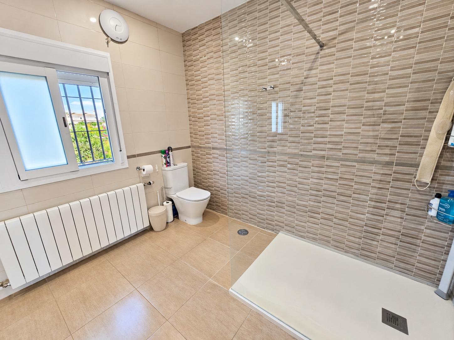 Villa for Sale in Alhaurín de la Torre
