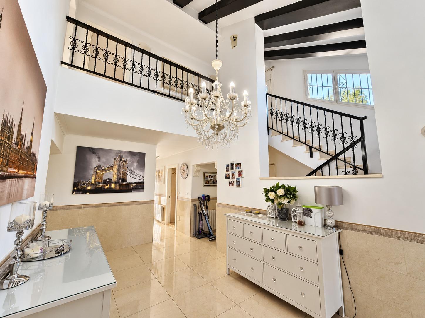 Villa for Sale in Alhaurín de la Torre