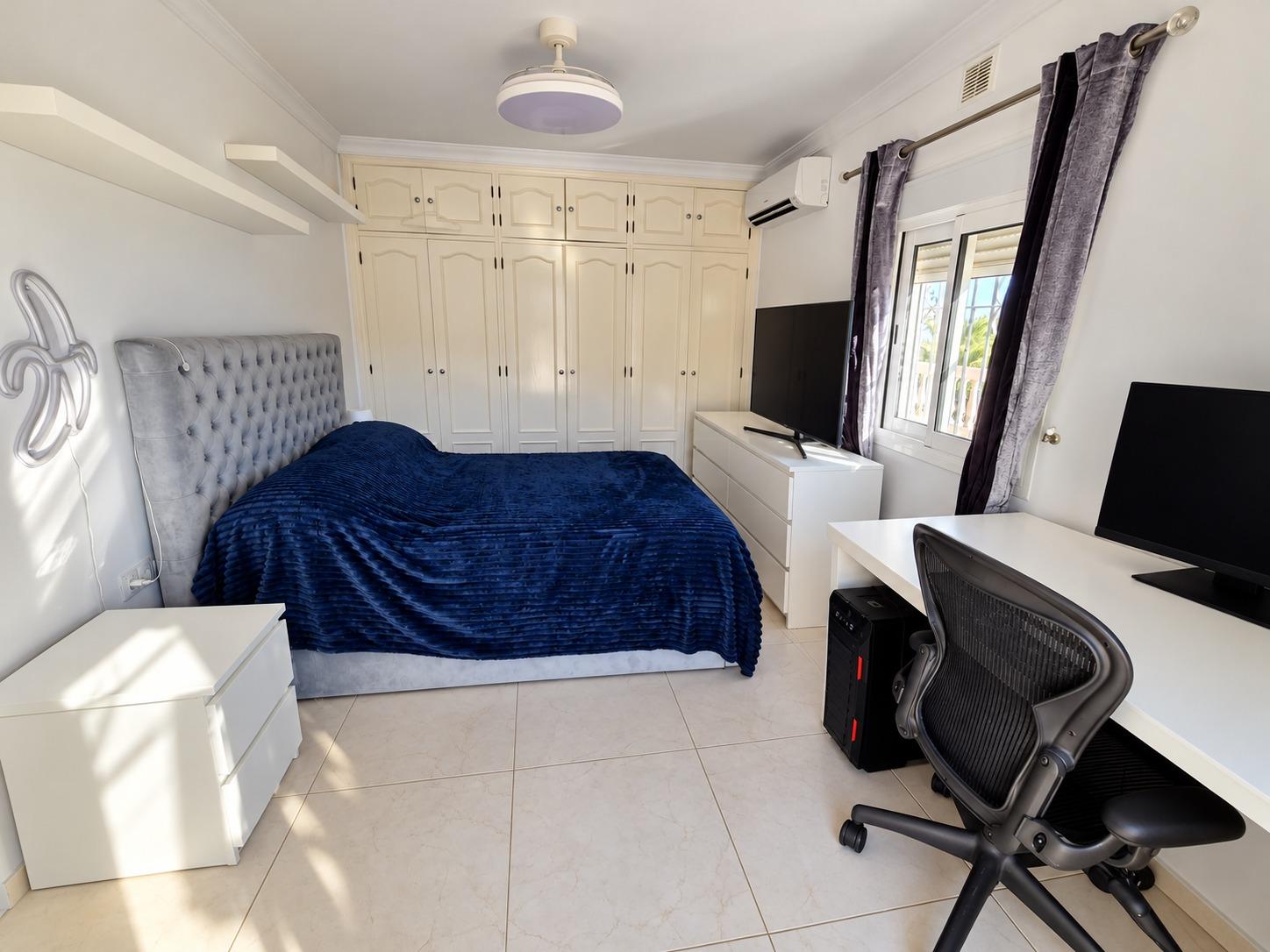 Villa for Sale in Alhaurín de la Torre