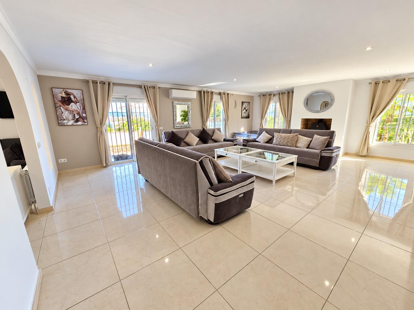 Villa for Sale in Alhaurín de la Torre