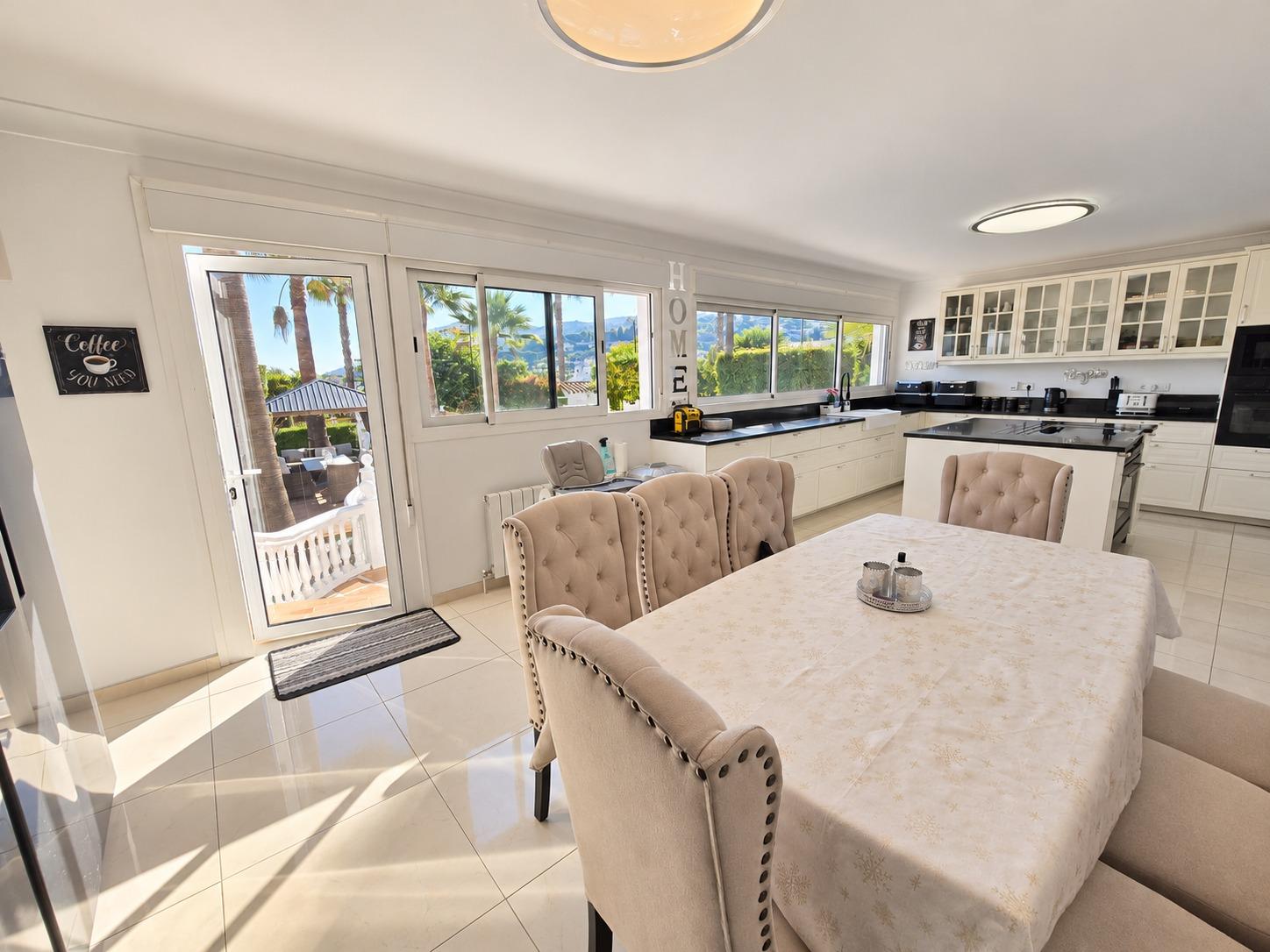 Villa for Sale in Alhaurín de la Torre