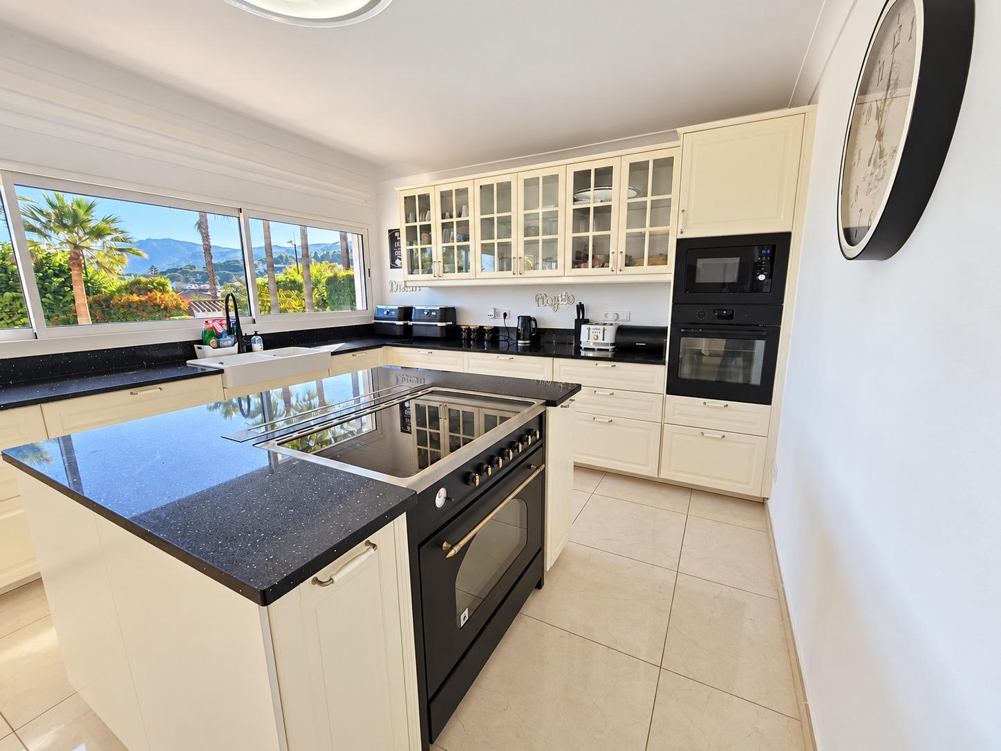Villa for Sale in Alhaurín de la Torre