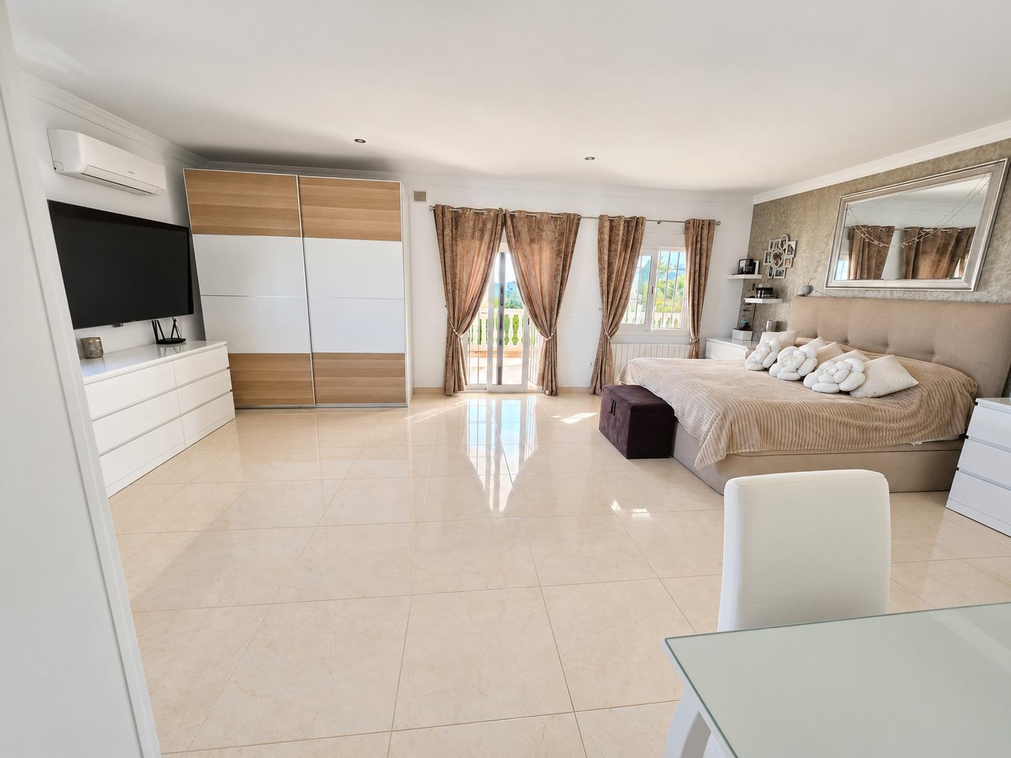 Villa for Sale in Alhaurín de la Torre