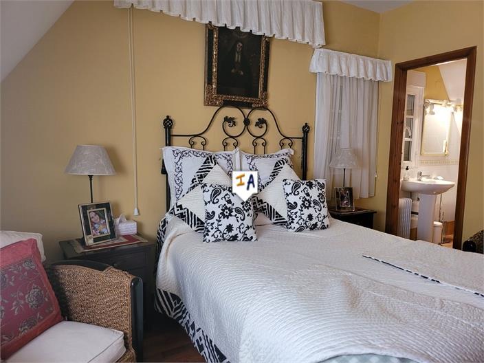 Villa for Sale in Morón de la Frontera
