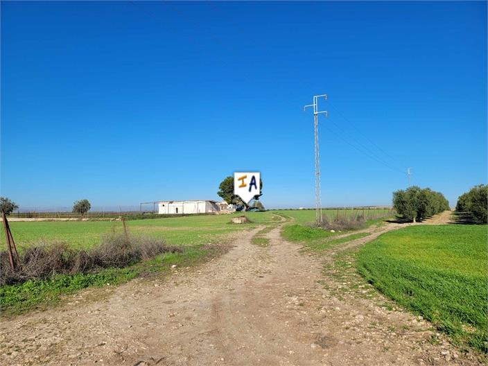 Villa for Sale in La Lantejuela