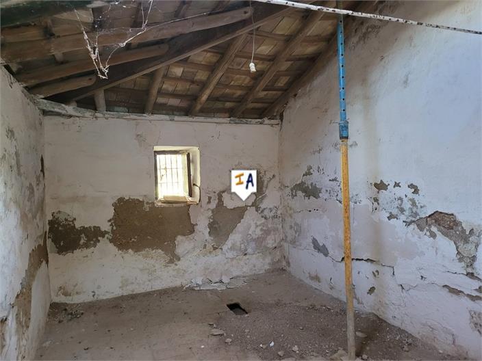 Villa for Sale in La Lantejuela