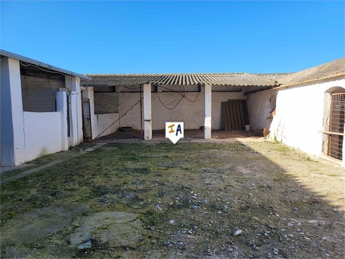 Villa for Sale in La Lantejuela