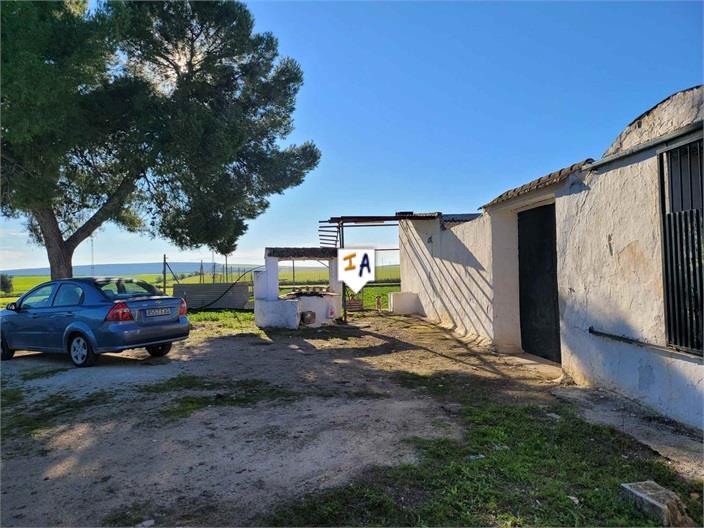 Villa for Sale in La Lantejuela