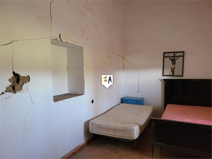 Villa for Sale in La Lantejuela