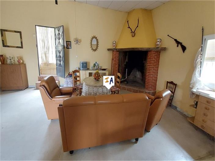 Chalet for Sale in Fuente-Tójar