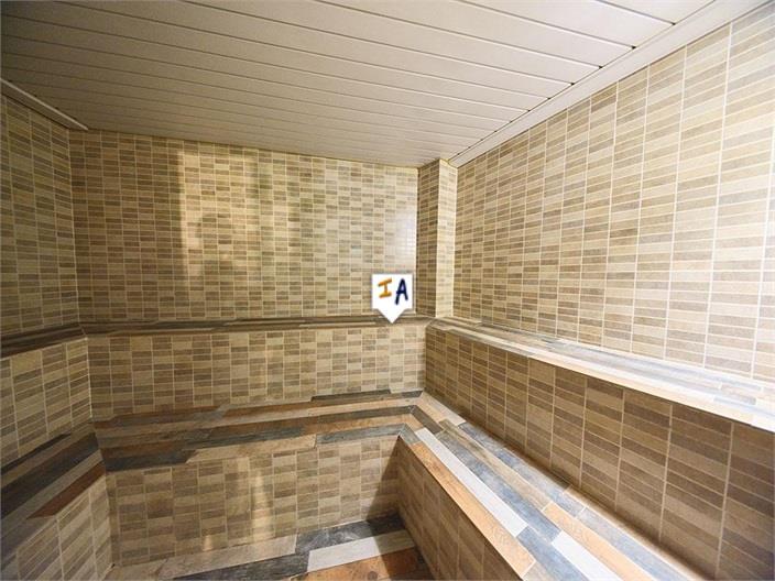 Premise for Sale in Granada