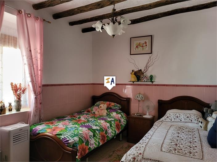 Villa for Sale in Puente Genil