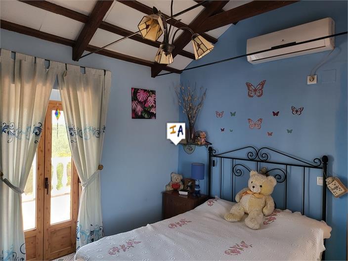 Villa for Sale in Puente Genil