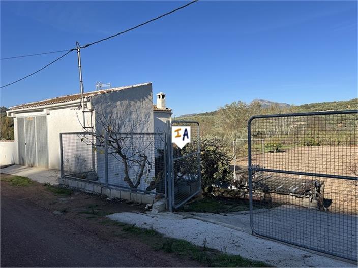 Villa for Sale in Castillo de Locubín