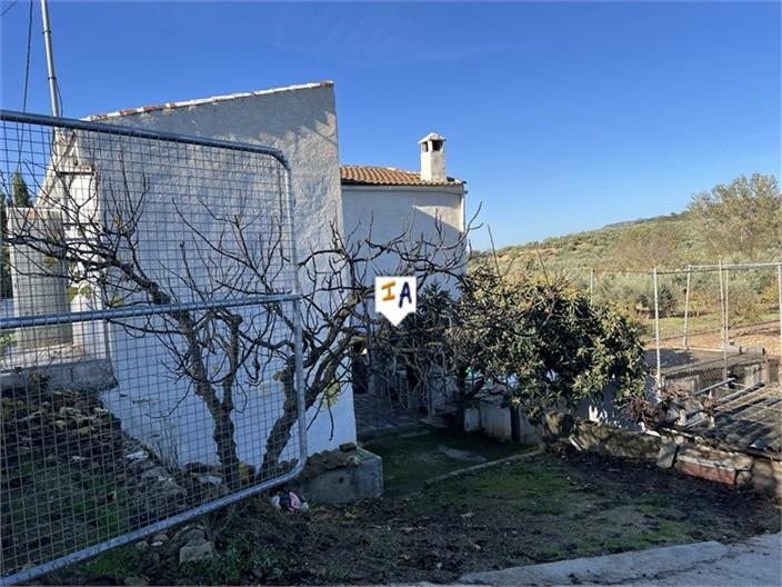 Villa for Sale in Castillo de Locubín