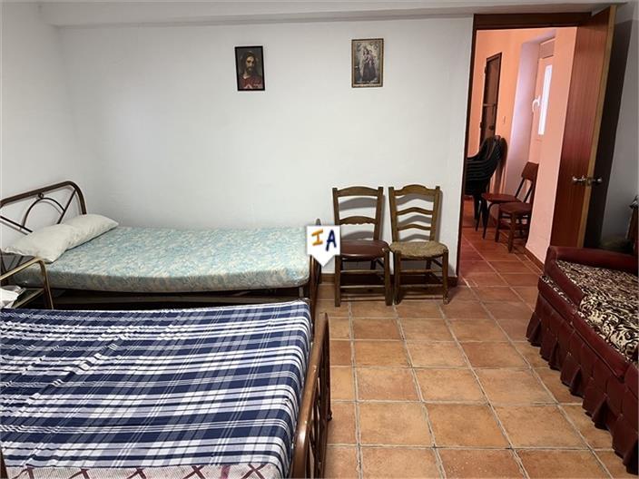Villa for Sale in Castillo de Locubín