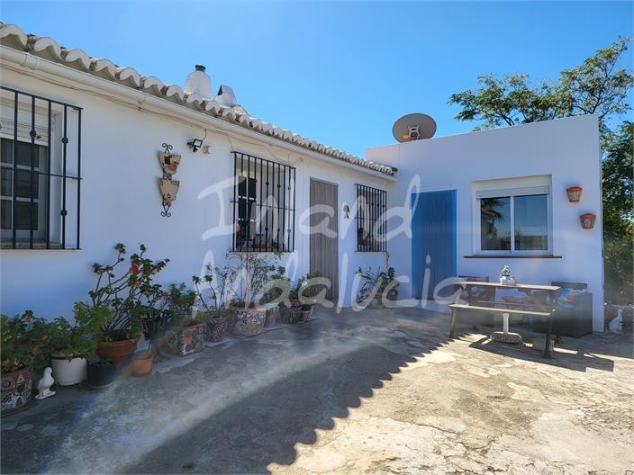 Villa for Sale in Antequera