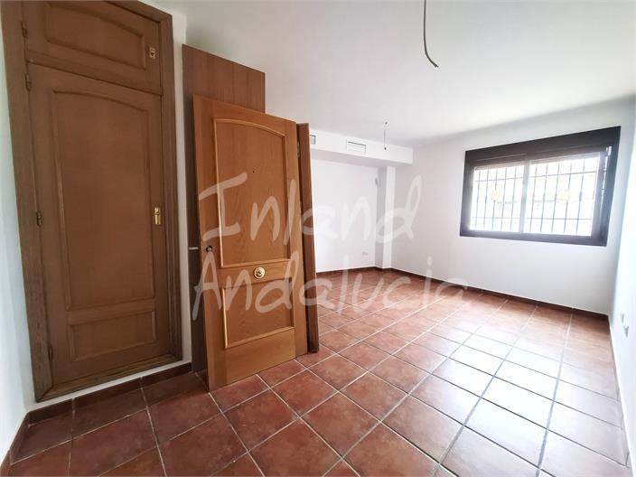 Apartment for Sale in Alcaucín