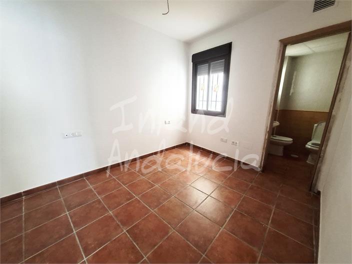Apartment for Sale in Alcaucín