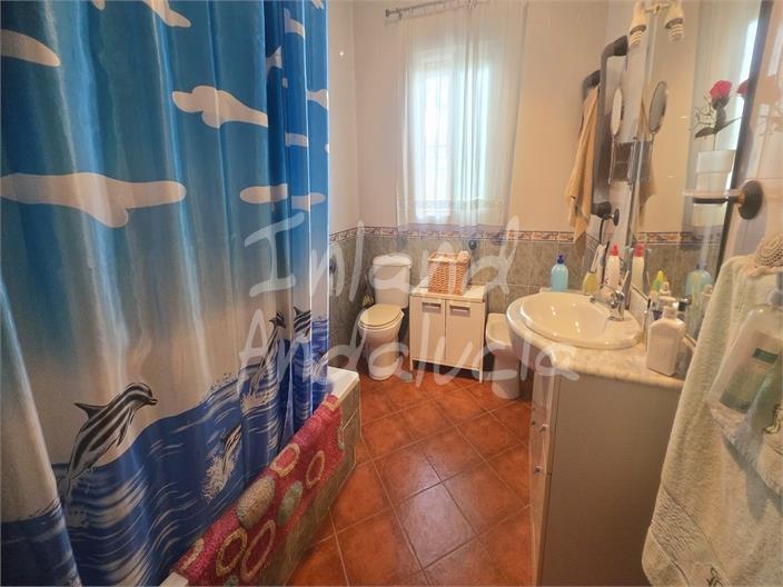 Chalet for Sale in Alcaucín