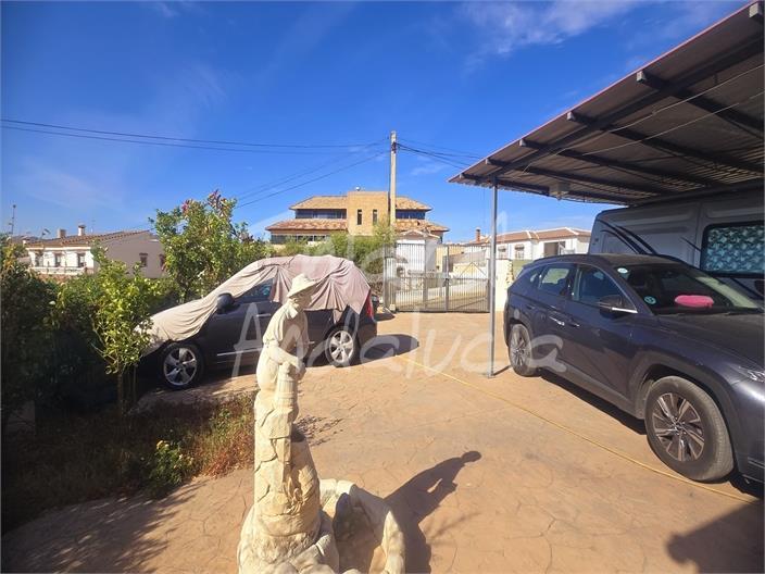 Chalet for Sale in Alcaucín
