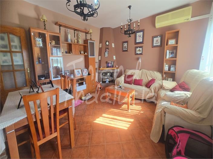 Chalet for Sale in Alcaucín