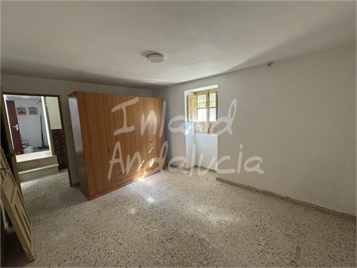 Villa for Sale in Moclín
