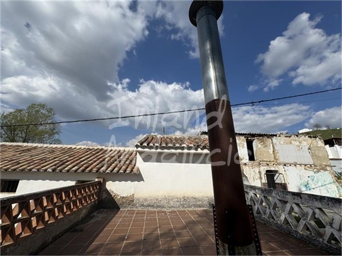Villa for Sale in Moclín