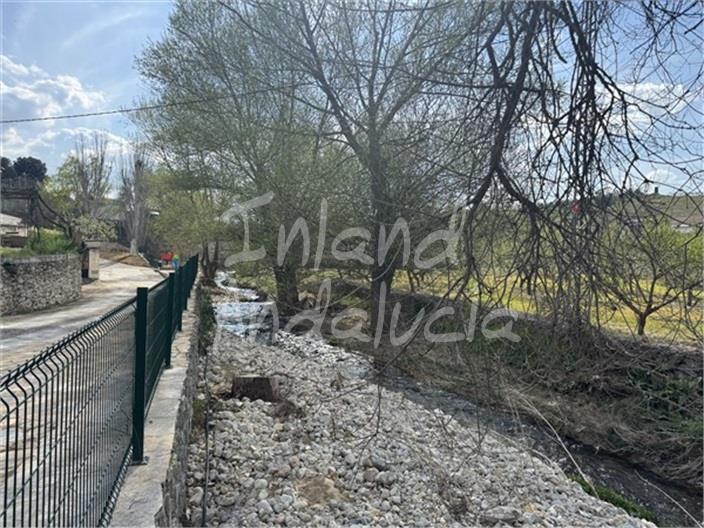 Villa for Sale in Moclín