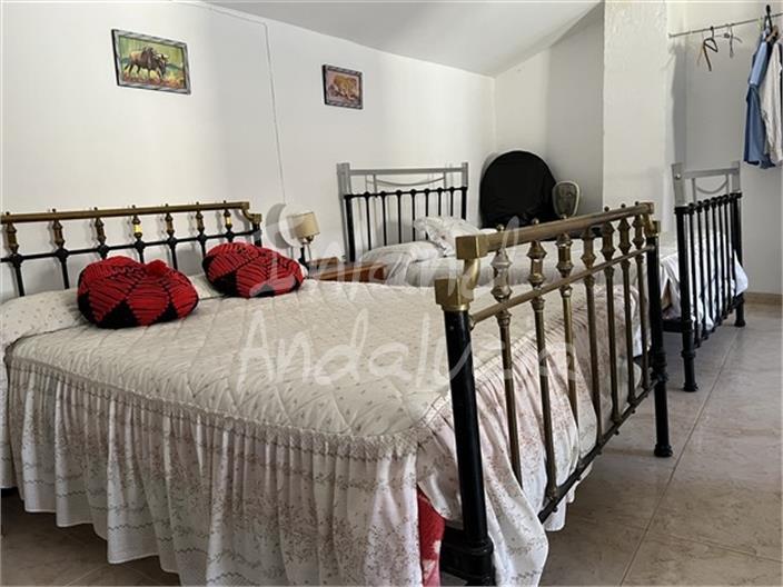 House for Sale in Castillo de Locubín