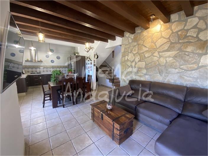 Villa for Sale in Alcalá la Real